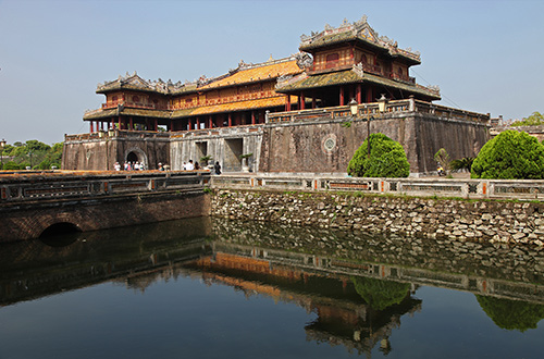 forbidden-purple-city-hue-vietnam-temple