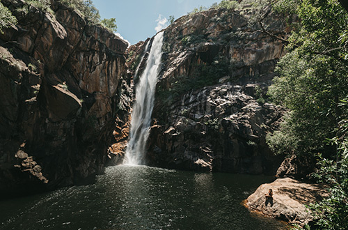 motor-car-falls-in-the-wet-season