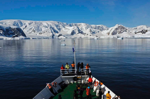 antartica-greg-mortimer-cruise-deck-iceberg