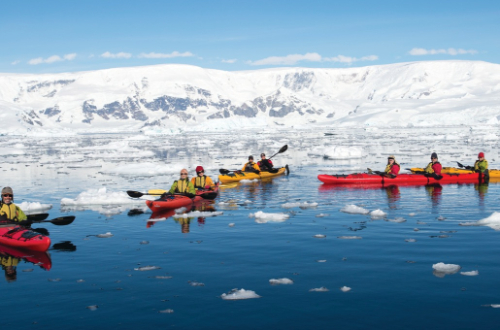 antartica-cruise-iceberg-kayak-explore