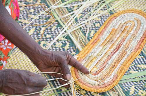 australia-cruise-Elcho-Island-weaving