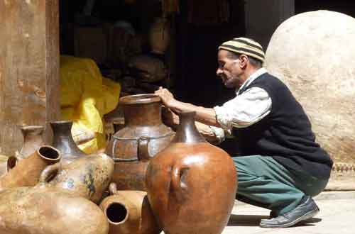 morocco-walk-pottery area