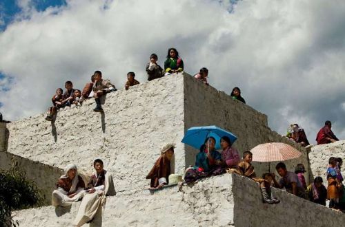 luxury-bhutan-trekking-Thimphu-festival-spectators