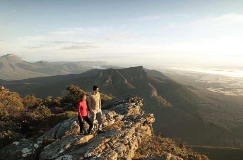 Grampians-Peaks-Trail-walk-Luxury-Taster-Mt-William