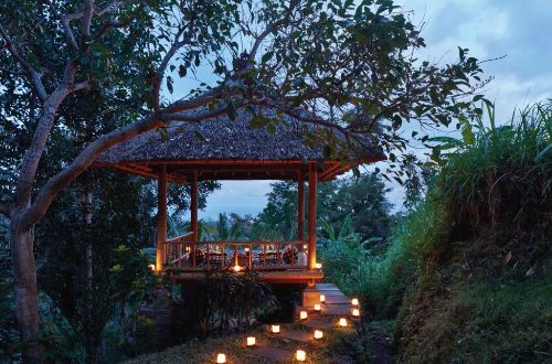 bali-beyond-hiking-amankila-bale-Tirta-Sari-ultimate-luxury