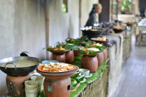 indonesia-tour-bali-walk-cycling-rafting-buffet-lunch