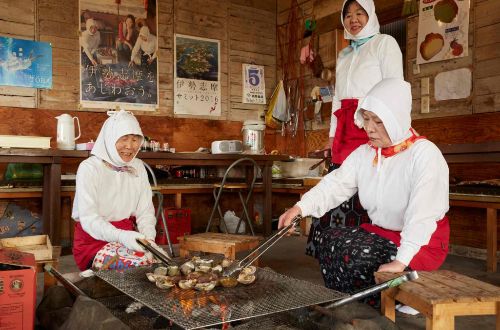 japan-tour-mie-ise-shima-walk-aman-hut-seafood-lunch