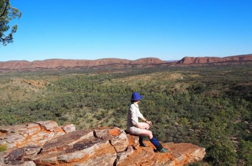 trek-larapinta-trail-challenger-larapinta-trekking-alice-springs-australia-tent