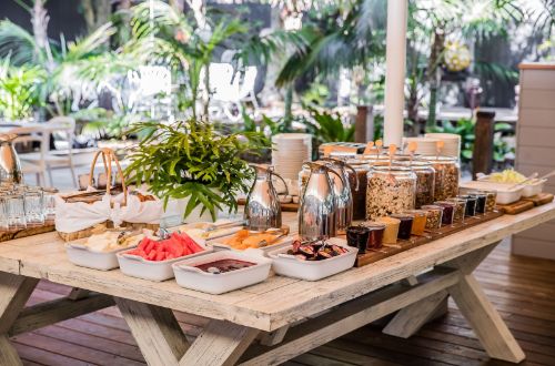 lord-howe-island-australia-pinetrees-lodge-breakfast