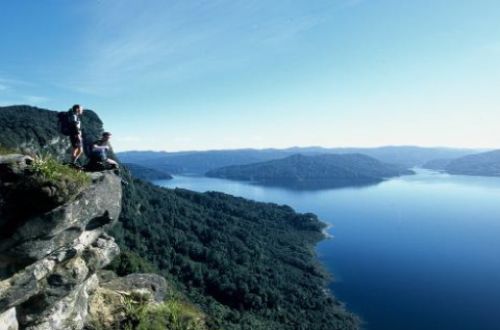 lake-waikaremoana-walk