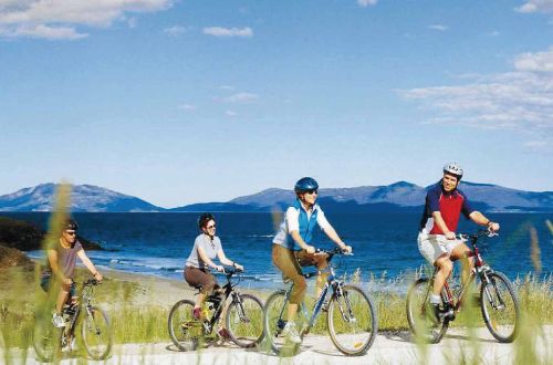 tasmania-east-coast-cycling