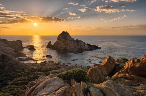 cape-to-cape-track-western-australia-margaret-river-sugarloaf-rock-formation-indian-ocean-sunset