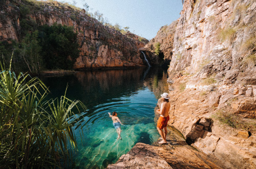 swimming-at-maguk-gorge