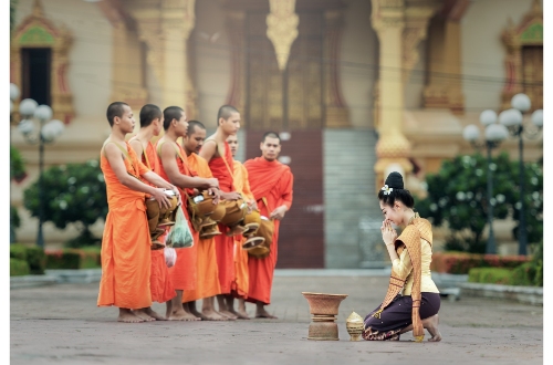 bangkok/bangkok-culture-city-thai-monk-traditional