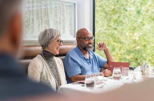 edining-room-lunch-service-canadian-rockies