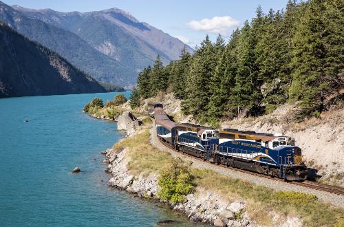 canadian-rockies-canada-rocky-mountaineer-rail-mountains-sea