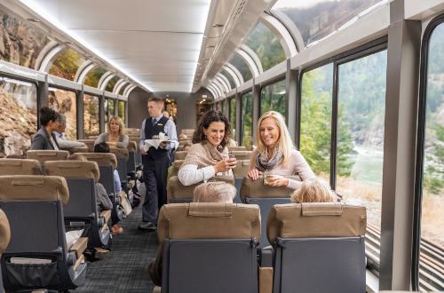 silverleaf-service-onboard-interior-rocky-mountaineer-rail-rockies-to-red-rocks